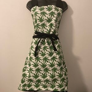 Marijuana novelty cooking apron